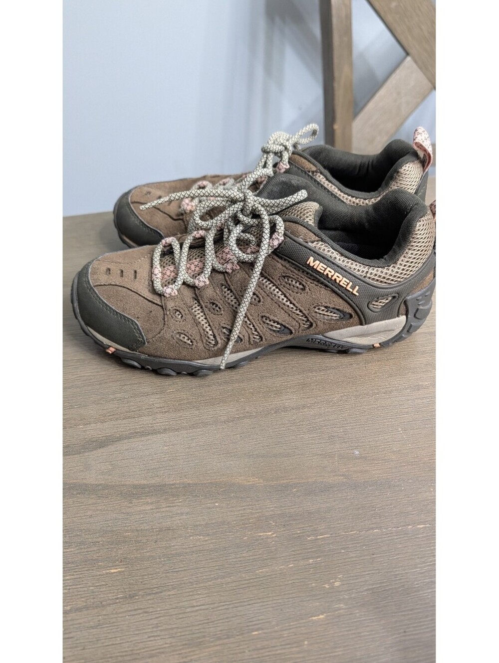 Merrell Women's Hiking Shoes Size 7.5 Brown Suede